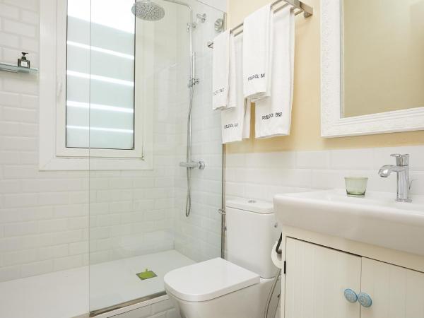 Hostal Poblenou : photo 6 de la chambre chambre double ou lits jumeaux avec balcon