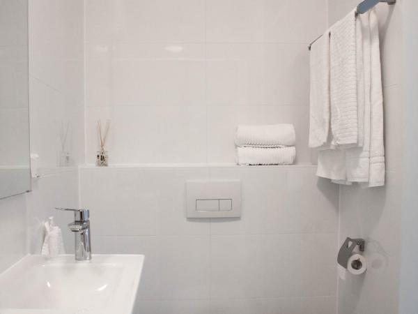 B&B Mondriaan : photo 3 de la chambre chambre double ou lits jumeaux avec salle de bains privative