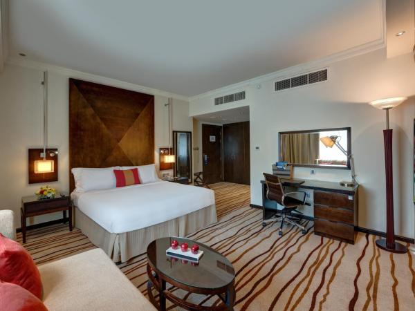 Media Rotana Dubai : photo 8 de la chambre chambre - lit king-size
