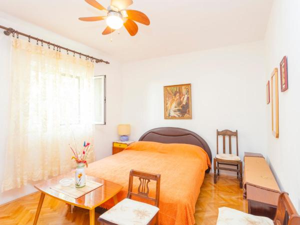 Green garden Rooms & Apartments : photo 3 de la chambre chambre double avec salle de bains privative