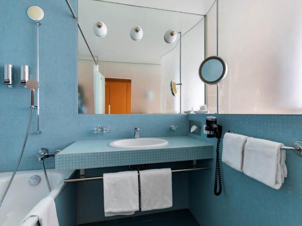 Hotel Cornavin Geneve : photo 5 de la chambre chambre lits jumeaux