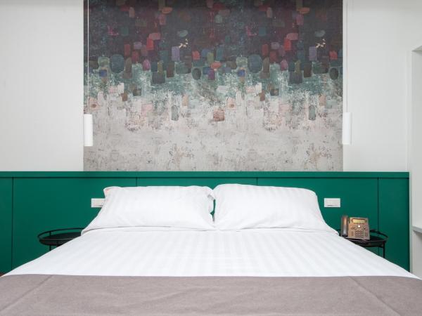 Smart Hotel Napoli : photo 10 de la chambre chambre deluxe double ou lits jumeaux