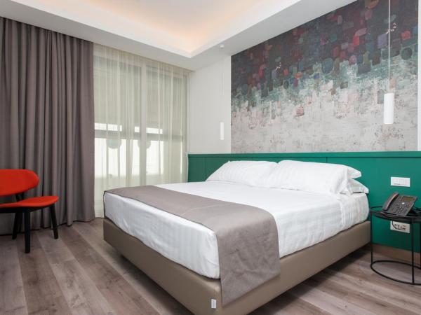 Smart Hotel Napoli : photo 10 de la chambre standard double or twin room with an internal view in the gallery