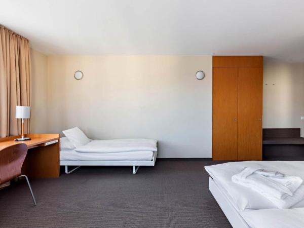 Hotel Cornavin Geneve : photo 2 de la chambre chambre triple