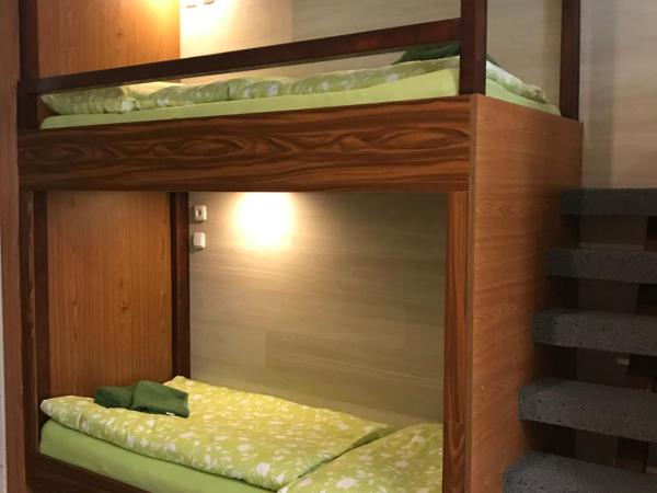 Viktoria : photo 8 de la chambre chambre familiale avec douche