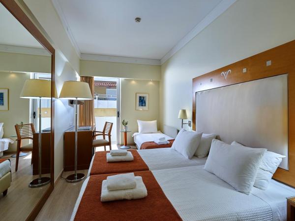 Atrion Hotel : photo 3 de la chambre chambre triple