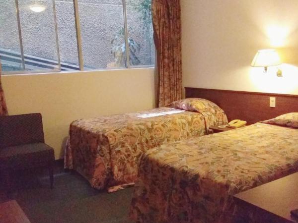 Hotel Sevilla : photo 1 de la chambre petite chambre double