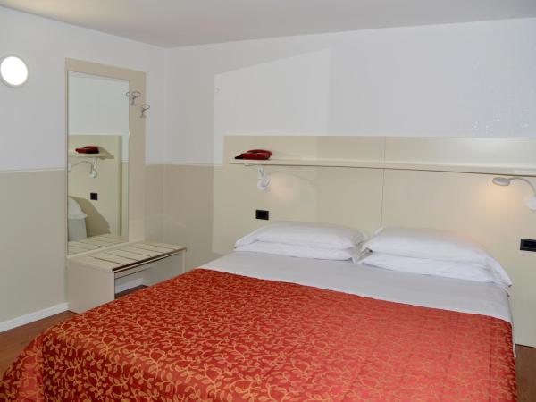 Hotel Amadeus E Teatro : photo 2 de la chambre chambre double