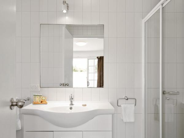 Wollongbar Motel : photo 10 de la chambre appartement 3 chambres avec 2 salles de bains