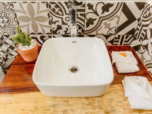 SIX TWO FOUR Urban Beach Hotel : photo 4 de la chambre chambre double