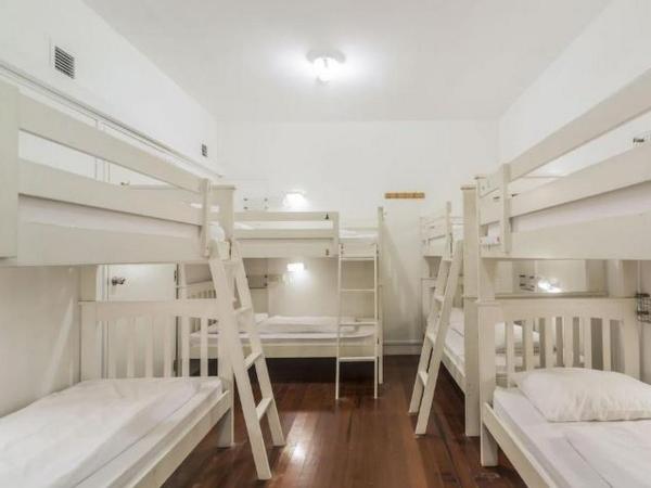 BEAT Arts Hostel at Chinatown : photo 2 de la chambre lit superposé dans dortoir mixte