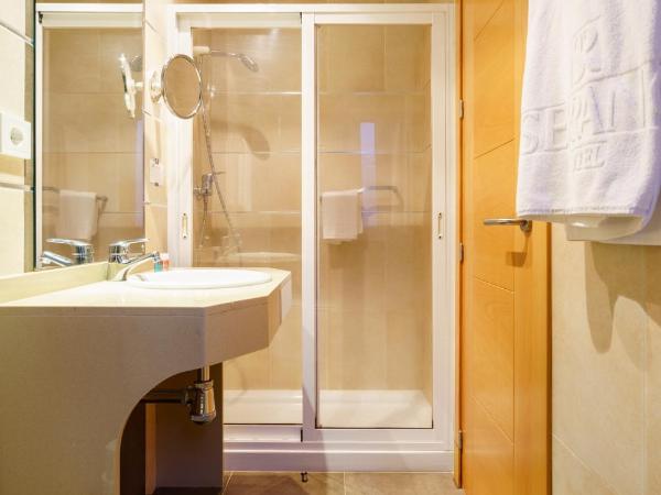 Hotel Serrano : photo 1 de la chambre chambre double