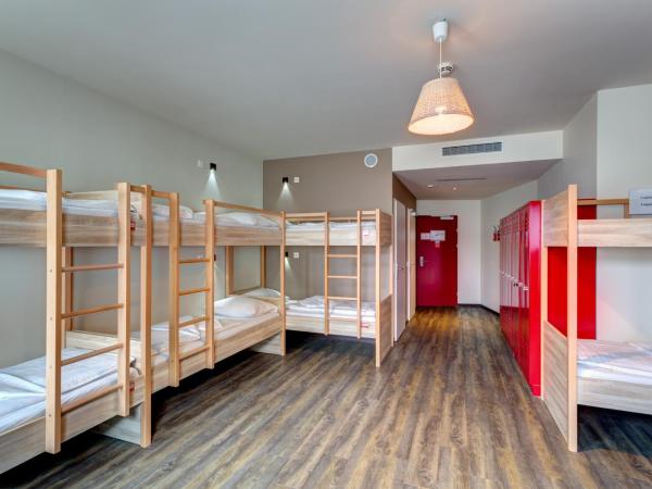 MEININGER Hotel Salzburg City Center : photo 3 de la chambre lit dans dortoir mixte de 9 lits