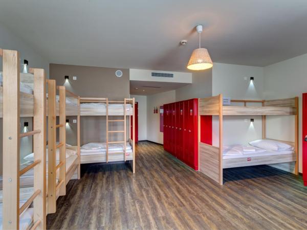 MEININGER Hotel Salzburg City Center : photo 4 de la chambre lit dans dortoir mixte de 9 lits
