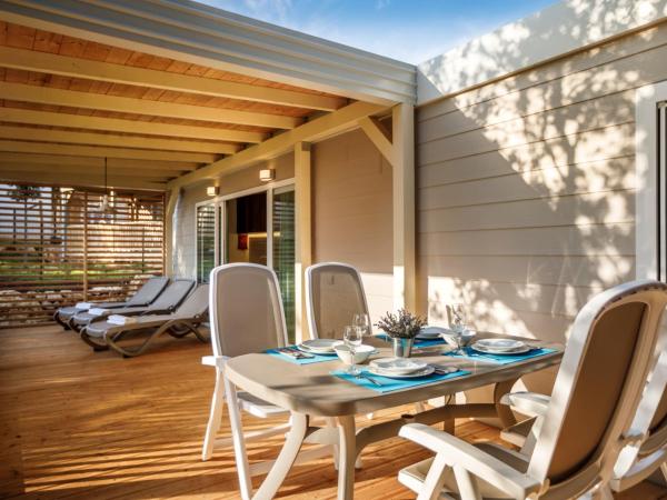 Maistra Camping Veštar Mobile homes : photo 6 de la chambre mobile home 2 chambres - escapade en forêt