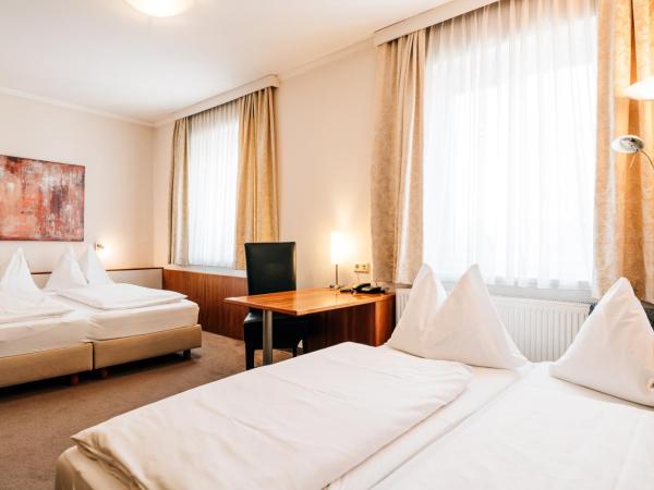 Hotel Römerstube : photo 2 de la chambre chambre familiale (2 adultes et 2 enfants)