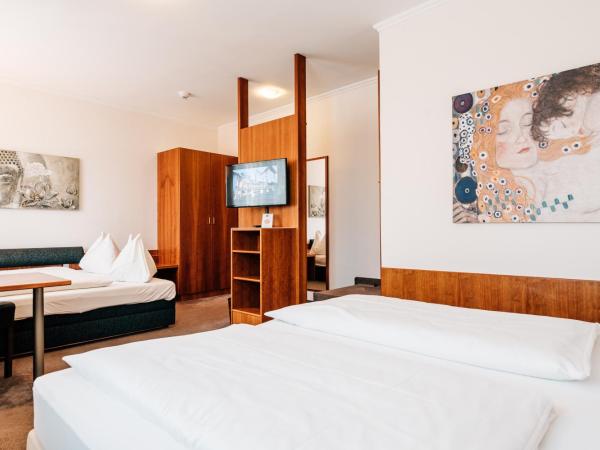 Hotel Römerstube : photo 4 de la chambre chambre familiale (2 adultes et 2 enfants)