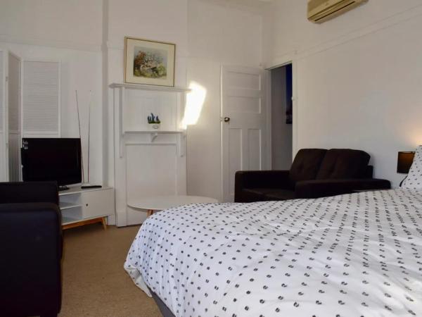 Cosy 3 Bedroom Apartment In Trendy Haberfield : photo 1 de la chambre appartement