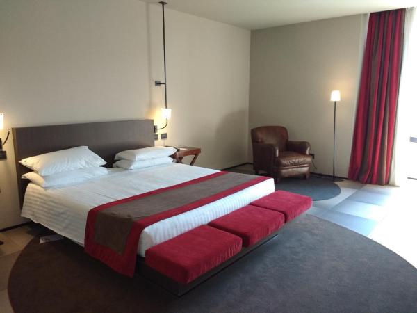 iH Hotels Milano Ambasciatori : photo 3 de la chambre suite