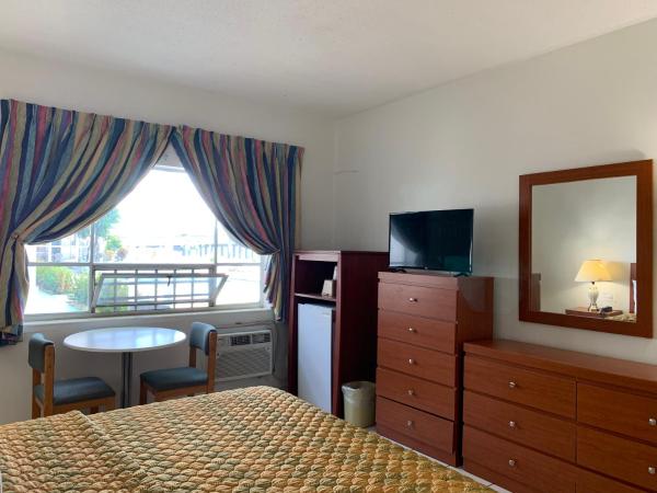 International Inn on the Bay : photo 4 de la chambre chambre lit king-size - accessible aux personnes à mobilité réduite