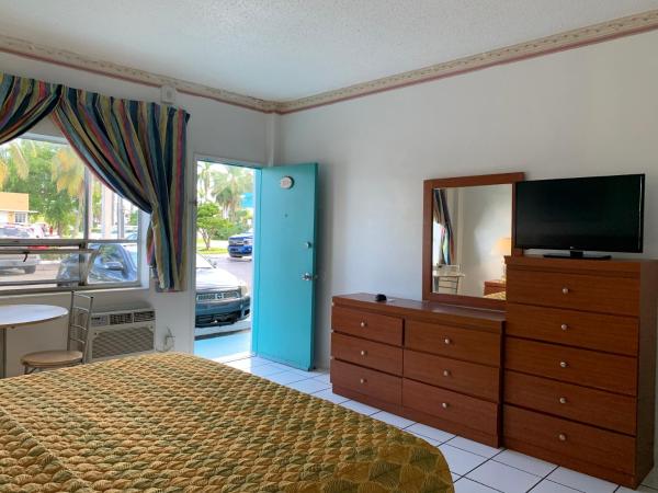 International Inn on the Bay : photo 5 de la chambre chambre lit king-size