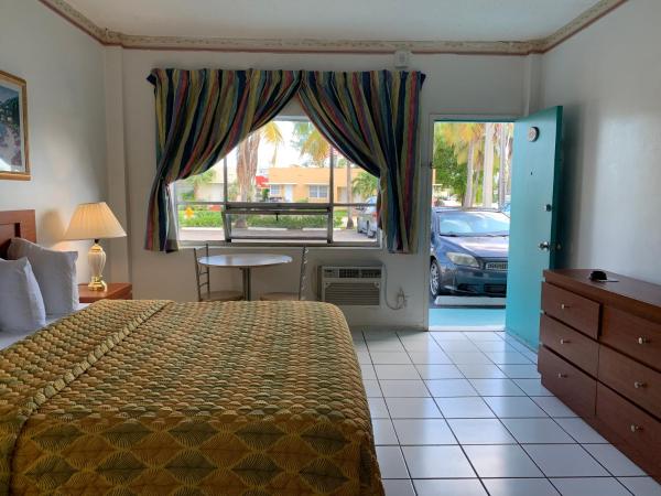 International Inn on the Bay : photo 6 de la chambre chambre lit king-size