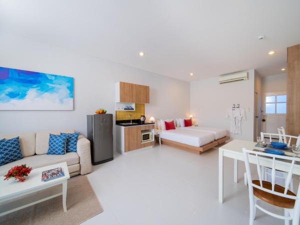 Blu Marine Hua Hin Resort and Villas : photo 4 de la chambre blu deluxe pool side