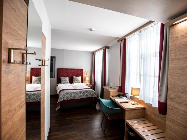 Hotel Elefant Family Business : photo 4 de la chambre chambre simple premium avec lit queen-size