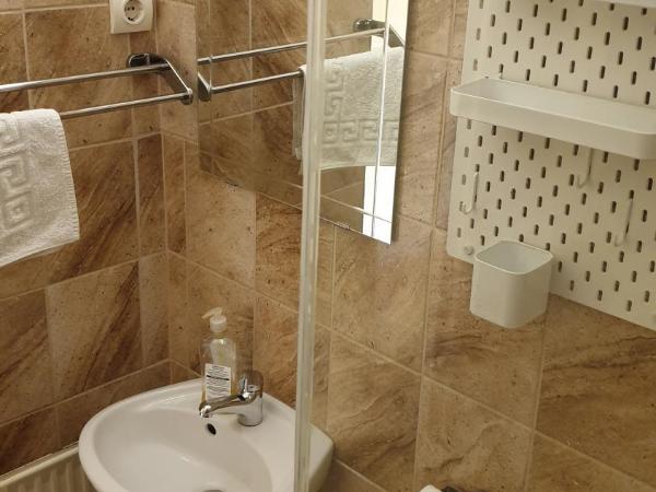 Jáde Panzió : photo 6 de la chambre chambre lits jumeaux avec salle de bains privative