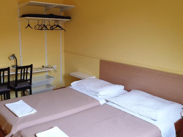 Jáde Panzió : photo 4 de la chambre chambre lits jumeaux avec salle de bains privative