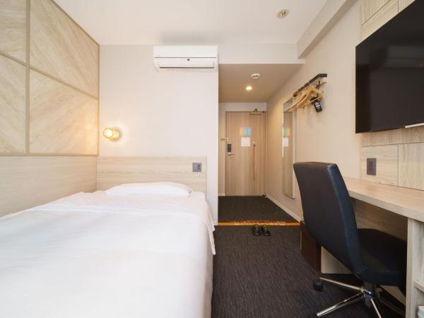 Super Hotel Umeda Higobashi : photo 2 de la chambre chambre simple - non-fumeurs