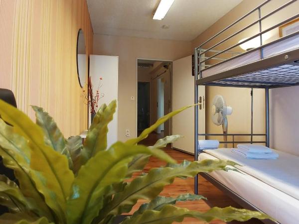 Hotel M68 : photo 3 de la chambre chambre triple