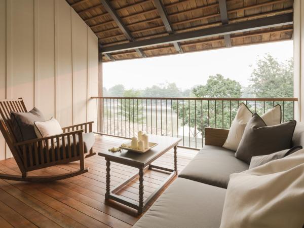 Sala Lanna Chiang Mai : photo 1 de la chambre river view deluxe balcony
