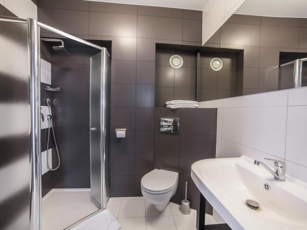 Olymp 3 : photo 4 de la chambre chambre lits jumeaux avec lit d’appoint - 301