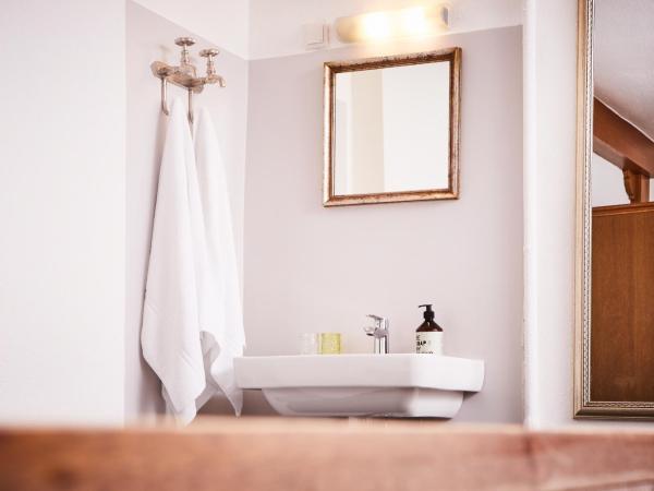 Boutique-Gasthof Ueberfuhr : photo 4 de la chambre chambre double avec salle de bains commune