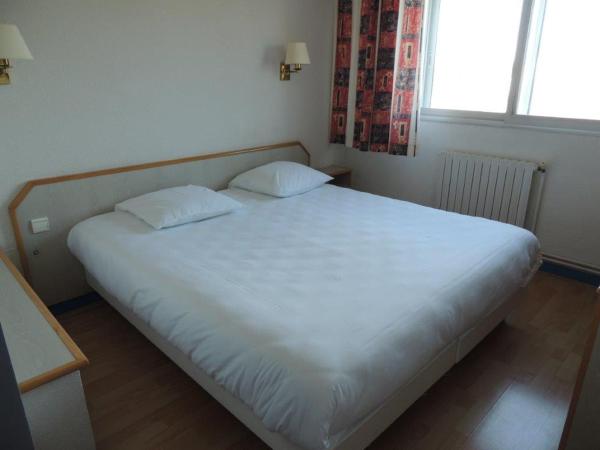 Hôtel Le Sully La Roche Sur Yon : photo 1 de la chambre chambre lit king-size