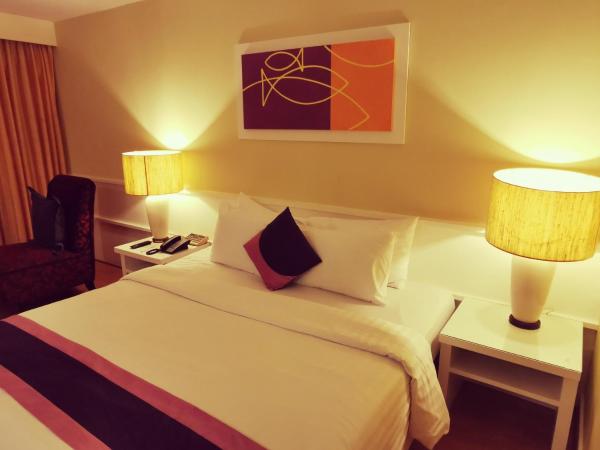 Tongtara Riverview Hotel : photo 7 de la chambre chambre deluxe double ou lits jumeaux