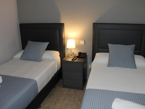 Hotel Barajas Plaza : photo 5 de la chambre chambre lits jumeaux