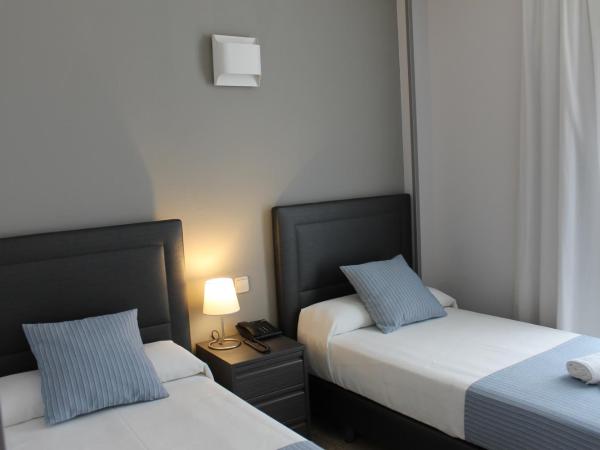 Hotel Barajas Plaza : photo 4 de la chambre chambre lits jumeaux