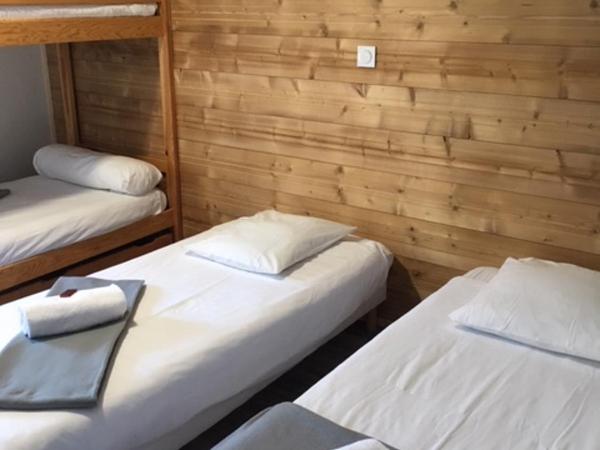 Les Carlines : photo 5 de la chambre chambre familiale - vue sur montagne