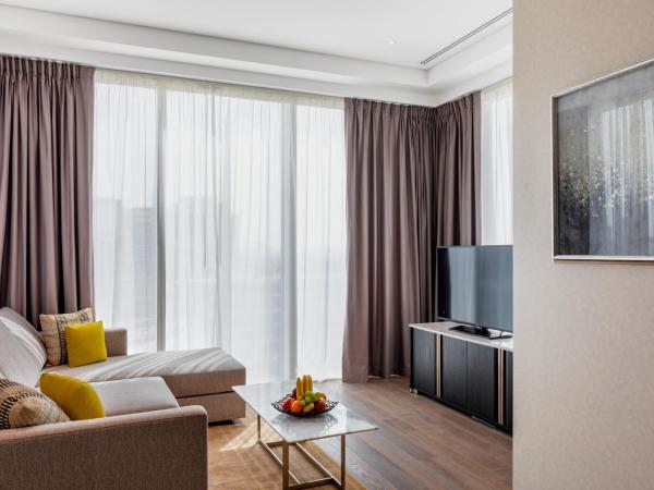 Taj Jumeirah Lakes Towers : photo 3 de la chambre suite 1 chambre avec balcon