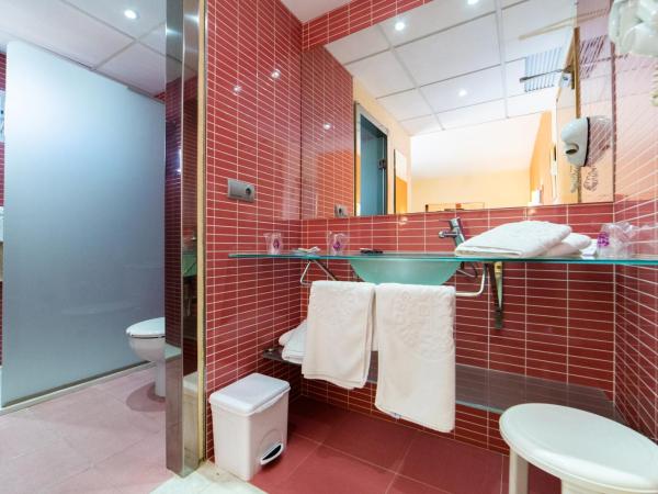 Hotel Servigroup Calypso : photo 5 de la chambre chambre double (2 adultes + 2 enfants)