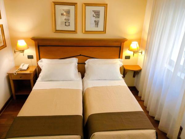 Hotel Florio Operà Palermo Central : photo 2 de la chambre chambre lits jumeaux