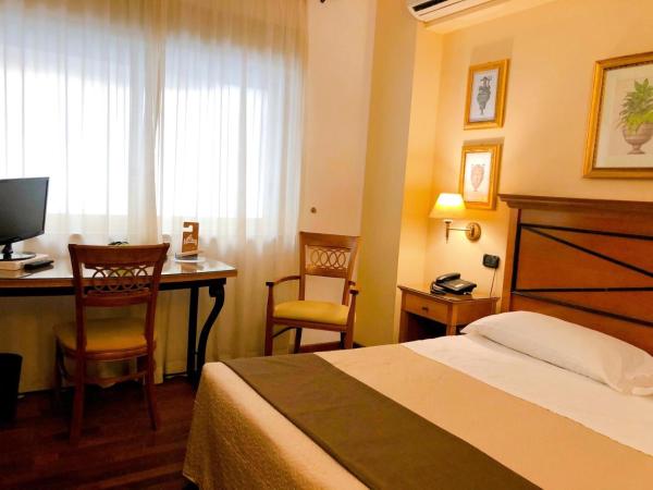 Hotel Florio Operà Palermo Central : photo 4 de la chambre chambre double ou lits jumeaux supérieure
