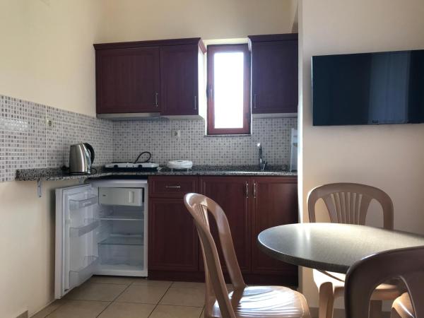 Murat Apart Hotel : photo 5 de la chambre chambre lits jumeaux - vue sur piscine