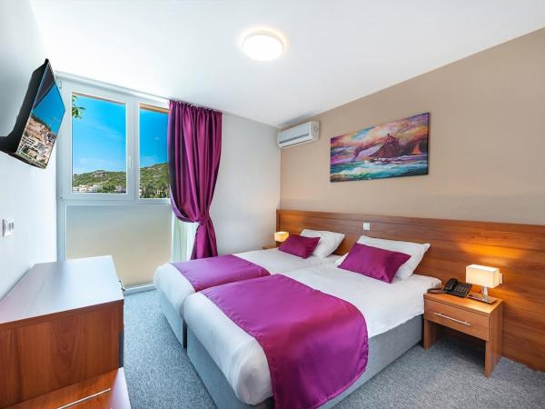 Hotel Komodor : photo 2 de la chambre chambre double/lits jumeaux standard - vue sur mer - annexe