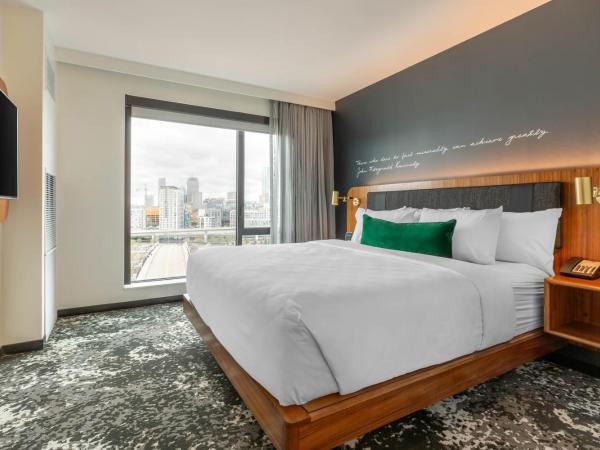 Cambria Hotels Boston Downtown - Seaport : photo 3 de la chambre chambre lit king-size supérieure - non-fumeurs