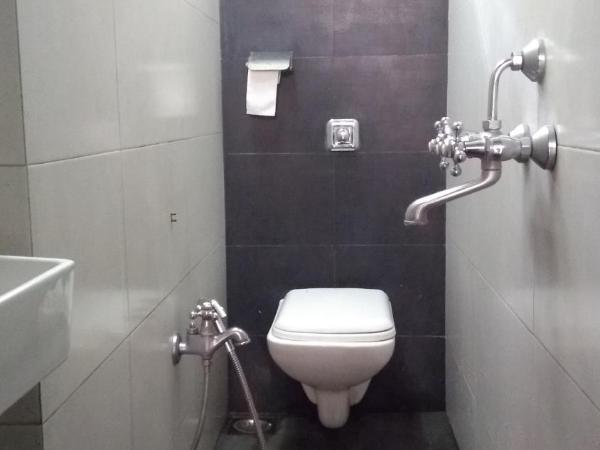 Carlton Hotel Mumbai - Behind Taj Mahal Palace Colaba Mumbai : photo 8 de la chambre chambre double de luxe avec climatisation