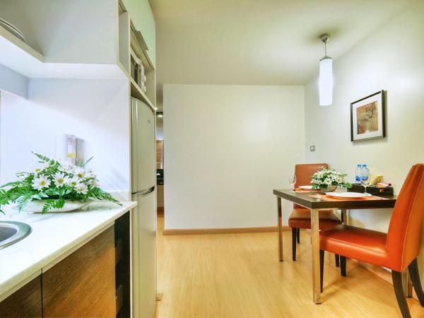 Aspen Suites Hotel Sukhumvit 2 : photo 9 de la chambre grande chambre deluxe