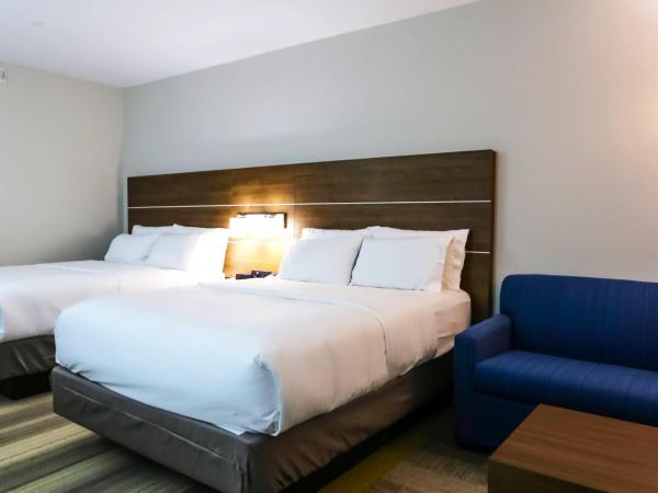 Holiday Inn Express & Suites - Houston IAH - Beltway 8, an IHG Hotel : photo 4 de la chambre suite 2 lits queen-size - non-fumeurs